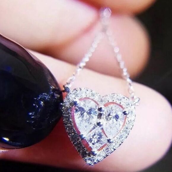 The Puzzle Heart Pendant necklace - Picture 6 of 7